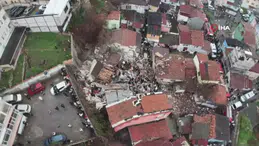 İstanbul Fatih'te iki bina çöktü! Enkaz altında kalanlar var