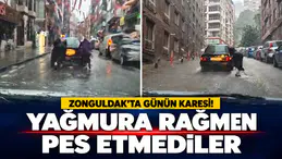 Zonguldak’ta Günün karesi! Yağmura Rağmen Pes Etmediler
