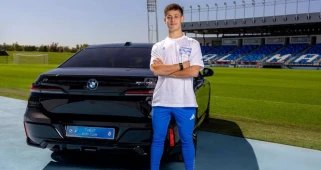 TÜM FUTBOLCULARA HEDİYE ARABA