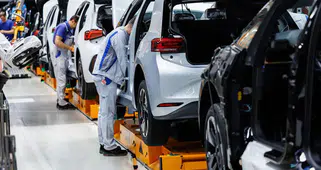 Otomotiv devi 4 fabrikasını kapatıyor! On binlerce kişi işsiz kalacak