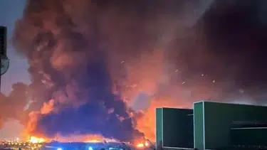 Uluslararası havalimanı vuruldu, uçaklar böyle alev aldı