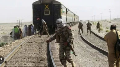 Pakistan'da trende rehine krizi: 13 militan öldürüldü, 80 rehine kurtarıldı