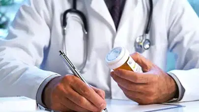 Şok baskın! Doktor ve eczacılar tutuklandı