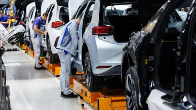 Otomotiv devi 4 fabrikasını kapatıyor! On binlerce kişi işsiz kalacak