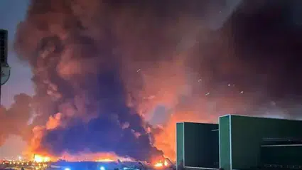 Uluslararası havalimanı vuruldu, uçaklar böyle alev aldı