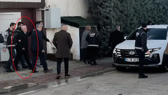 Mustafa Bozbey gözaltına alındı! Evinde arama yapılıyor