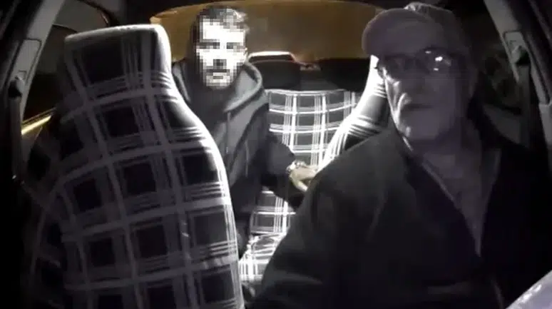 Taksici gasp girişimini biber gazıyla önledi