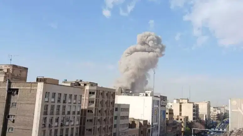 İsrail, İran'a saldırı başlattı! Tahran'da patlama sesleri duyuluyor