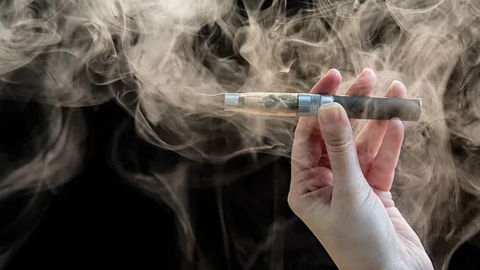 Çocuklar bile kullanıyor, elektronik sigara tehlikesi büyüyor