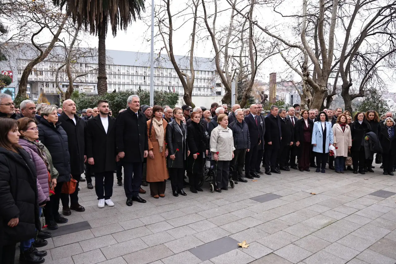 bir veya daha fazla kişi görseli olabilir